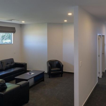 Durham Court Motor Inn Тауранга Экстерьер фото